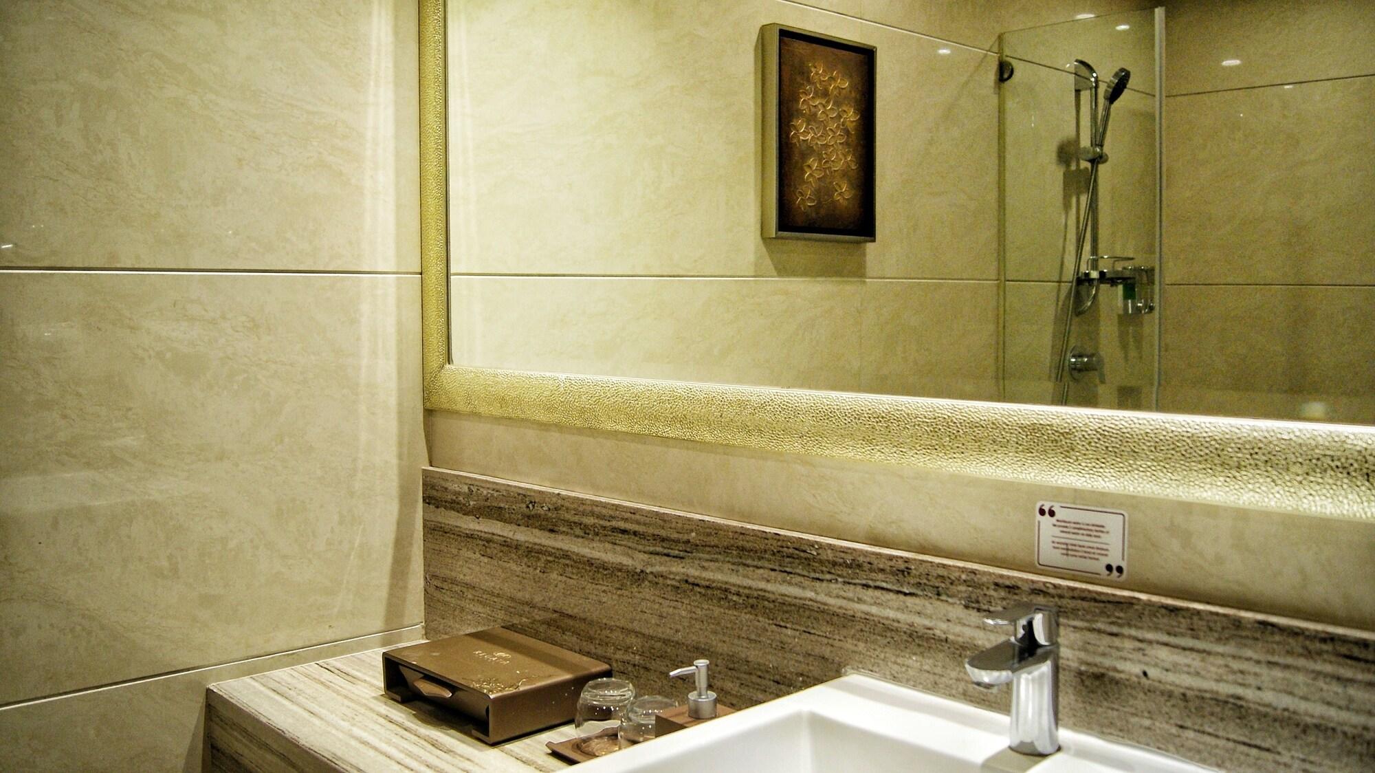 Belviu Hotel Bandung Exterior photo