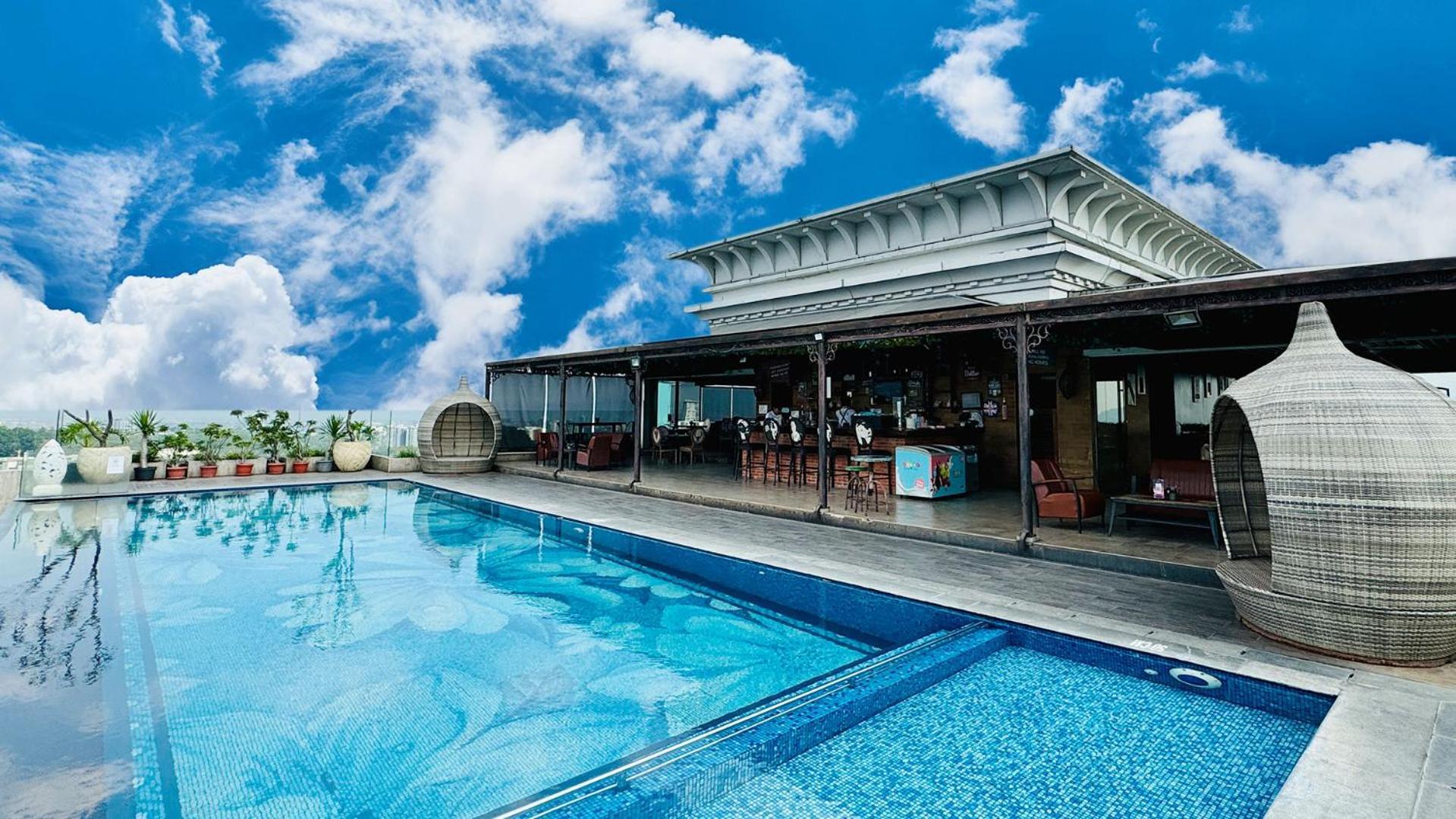 Belviu Hotel Bandung Exterior photo